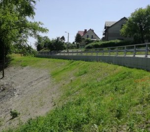 Stabilizacja i zabezpieczenie osuwiska wraz z odbudową drogi powiatowej nr 1537 K Gołkowice Górne – Łazy Brzyńskie w m. Łazy Brzyńskie w km 3+720 – 3+740 