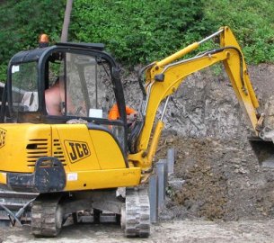 Minikoparka JCB