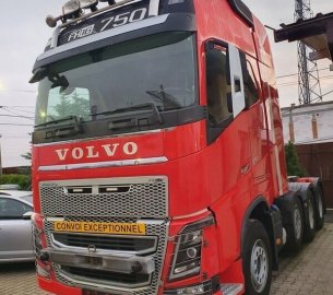 Samochód ciężarowy VOLVO FH-8x4