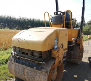 Walec Caterpillar CB224E